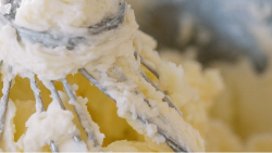 Blooming Buttercream™ – 4.5 Quart
